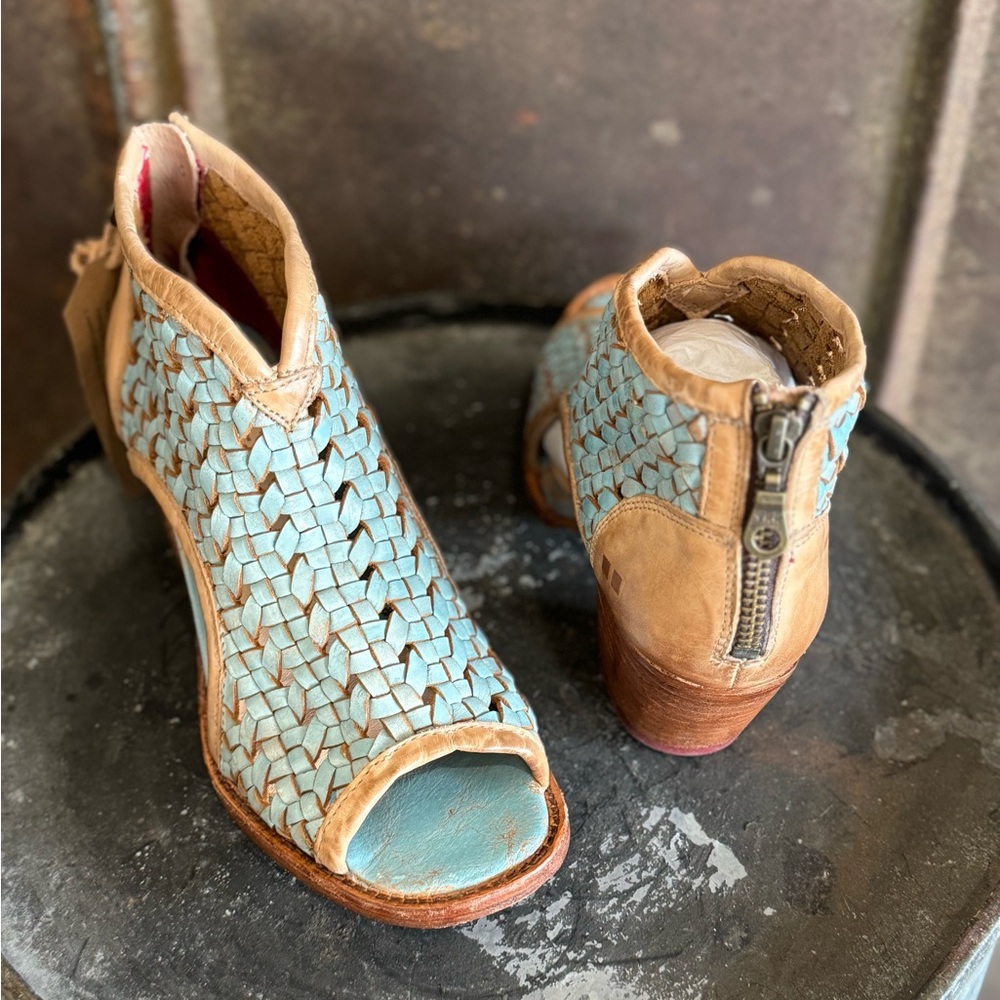 Bedstu Ransom Baby Blue Oats NWT